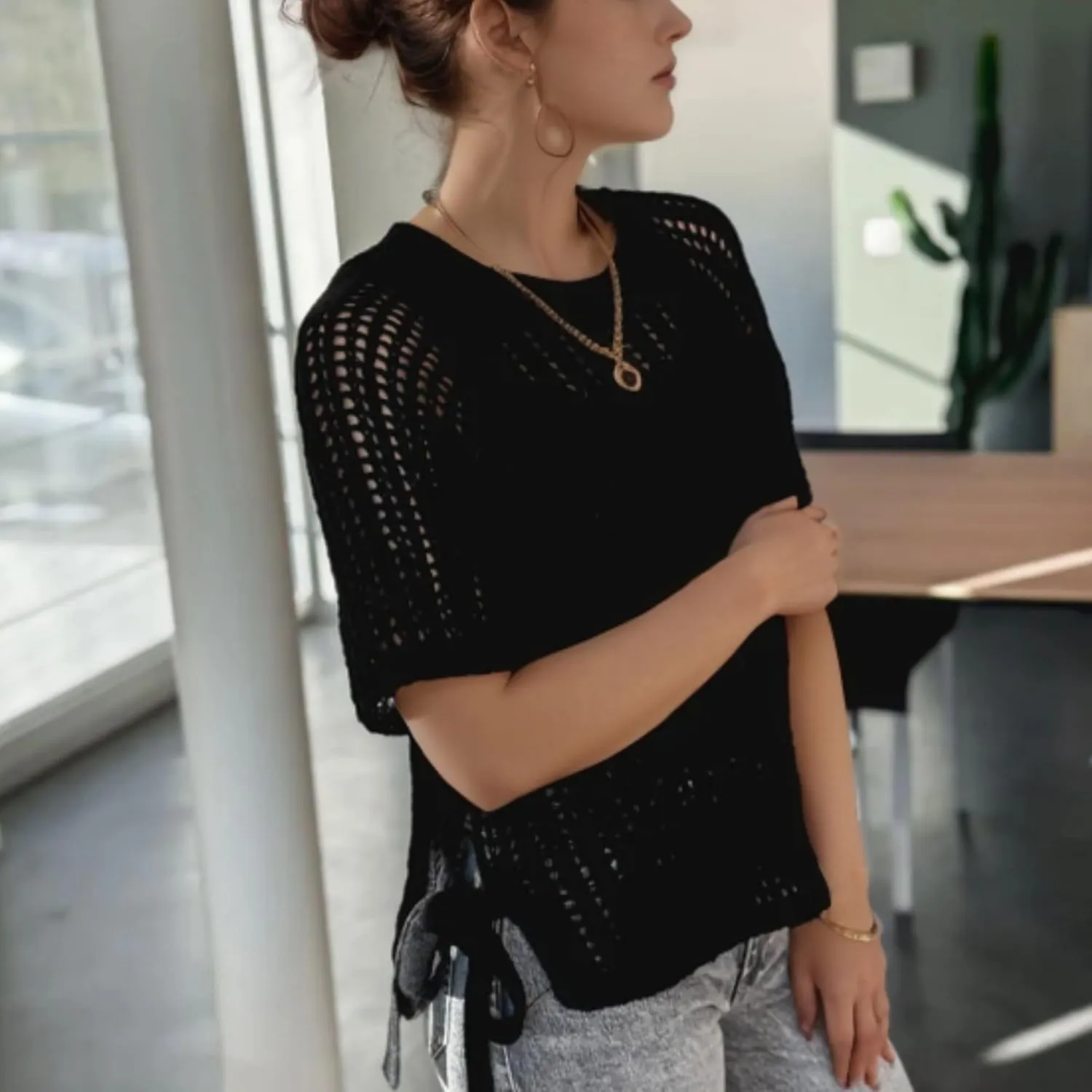 FindThy Womens Chunky Cropped Sweater Vest Side Bow Tie Crew Neck Trendy Pullover Knit Tank Tops