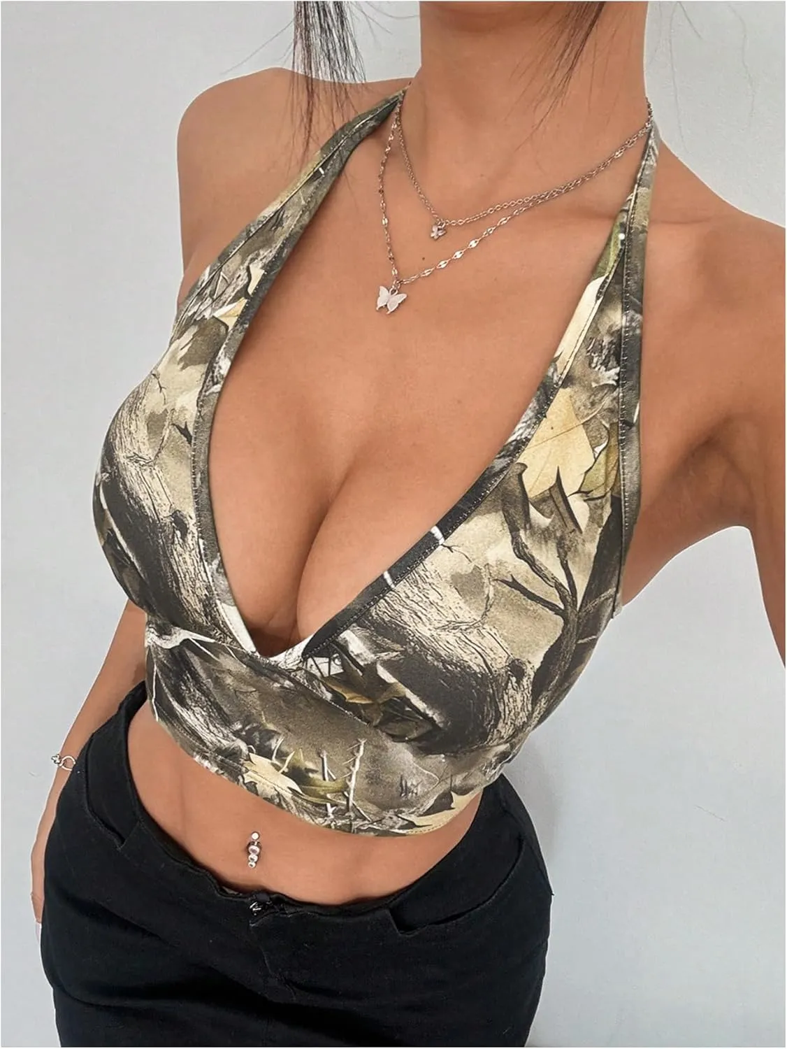 OYOANGLE Women's Camo Print Halter Camisoles Deep V Neck Backless Y2K Fitted Crop Tops